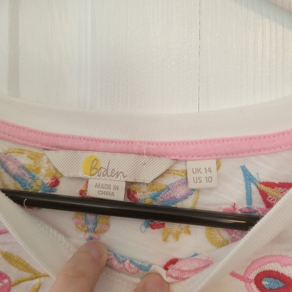 Boden White Floral Embroidered T-Shirt Size 10 - Picture 4 of 4